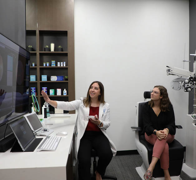 Vision Specialists Doctor Explain